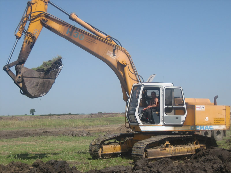 inchiriez_excavator_timisoara